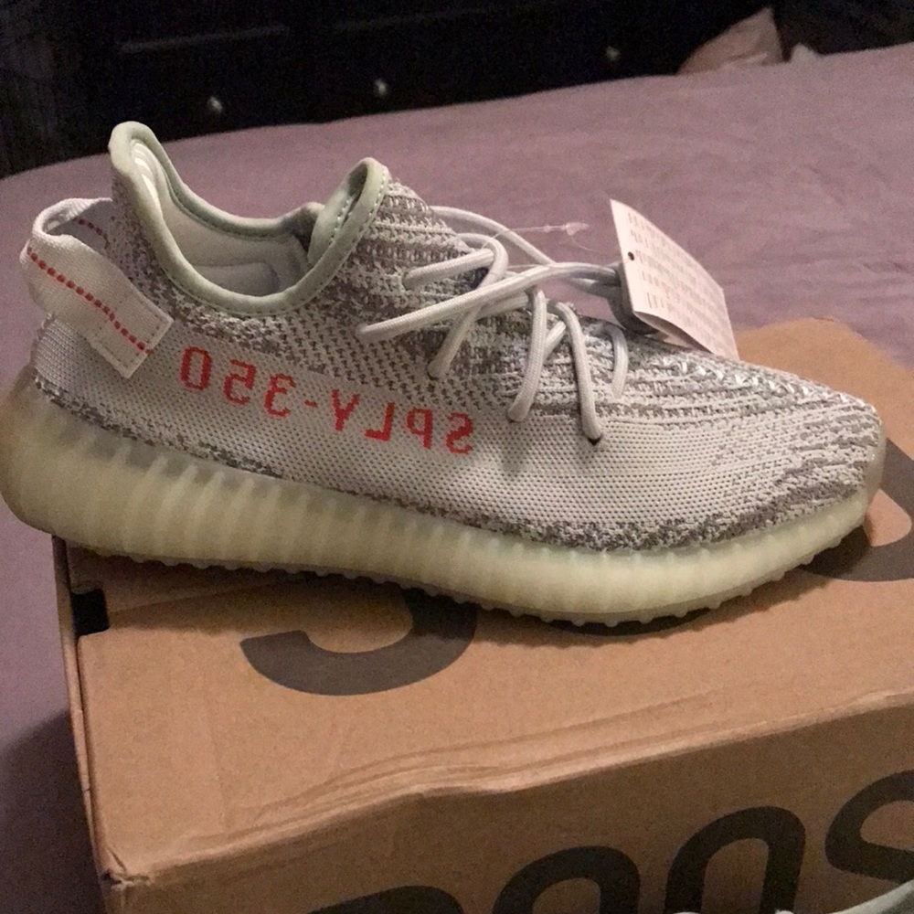 Women’s Yeezy 350 Boost. Brand new size 8.5